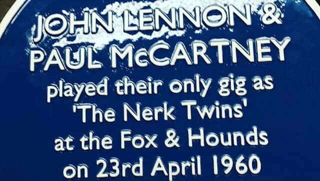 Une plaque inaugurée à Caversham pour saluer les Beatles #beatles