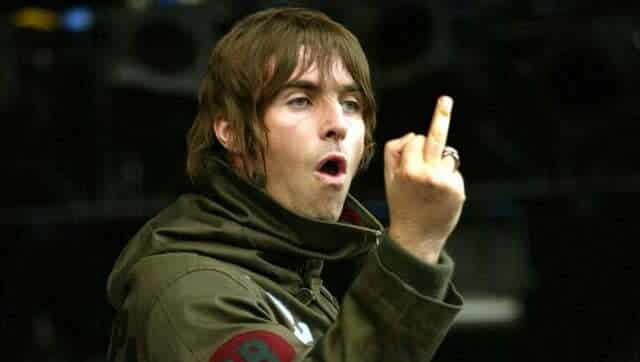 Liam Gallagher : un clin d'oeil aux Beatles #liamgallagher #beatles #Chinatown #wallofglass