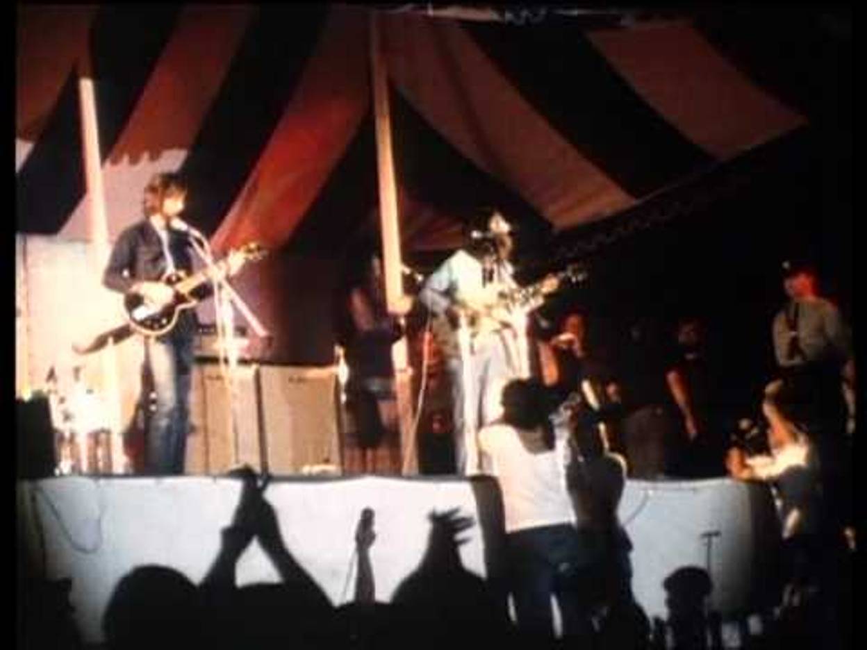 John Lennon et le Plastic Ono Band sur la scène du festival de Toronto au Canada, en 1969