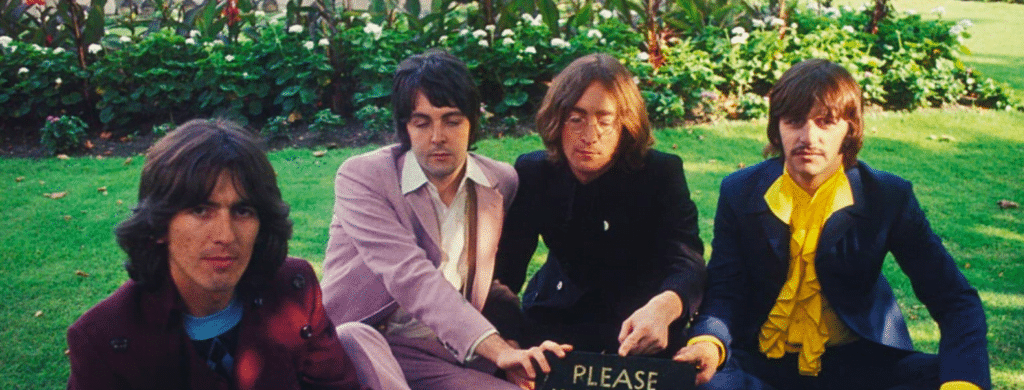 Des recherches récentes révèlent que " Let It Be " est la chanson des Beatles la plus rentable du documentaire " The Beatles : Get Back". Une étude de CasinoGuide a analysé les 51 chansons présentées dans le récent documentaire "Get Back" et disponibles en streaming sur Spotify pour découvrir celle qui a généré le plus de royalties.
