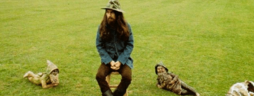 George Harrison a critiqué deux Beatles dans une chanson juste après avoir quitté le groupe.
