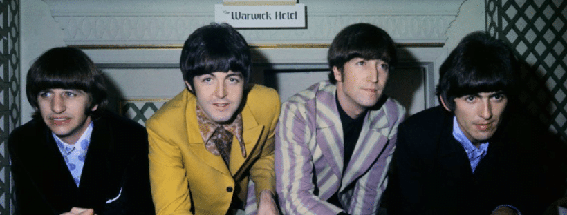 George Harrison et le reste des Beatles vivaient dans leur propre petite bulle dans les années 1960. Ils partaient en tournée, enregistraient et répétaient. Ils n'avaient pas vraiment le temps de réfléchir à ce qui se passait autour d'eux dans le monde extérieur, et encore moins à la tempête qu'ils créaient dans l'industrie musicale.