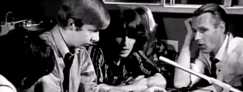Ironiquement, cette image est une décision de dernière minute. Pendant l'enregistrement de ce qui devait être leur chant du cygne, les Beatles ont joué avec plusieurs titres, et Everest, une référence à la marque de cigarettes que fumait leur défunt ingénieur en chef, Geoff Emerick, était le favori.