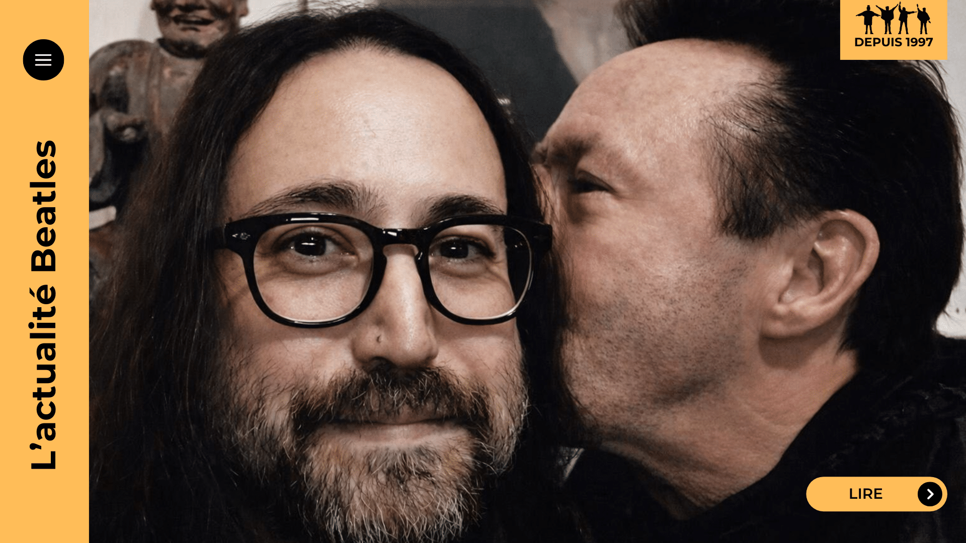 Mort de John Lennon : retour sur le 8 décembre 1980, le Dakota, et le geste de Yoko Ono contre la violence armée. Focus sur Julian et Sean Lennon, leurs parcours, leur héritage et la blessure qui revient chaque année.
