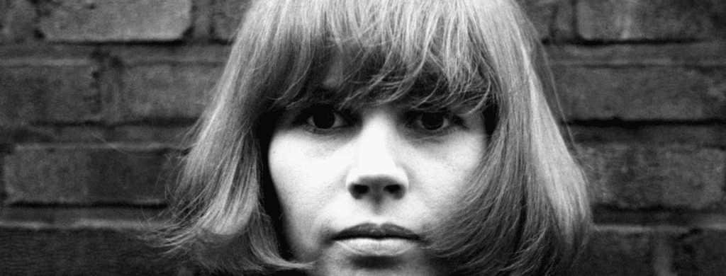 Comment la romance d'Astrid Kirchherr et de Stuart Sutcliffe a créé le look emblématique des Beatles.