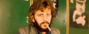 Dans The Beatles : The Authorised Biography, Ringo Starr parle de sa popularité par rapport aux autres membres du groupe Fab Four. En outre, il a déclaré que les Beatles "avaient plus à offrir" qu'Elvis Presley. Les auditeurs du Royaume-Uni ont eu une réaction différente à l'égard des Fab Four et du King of Rock 'n' Roll.