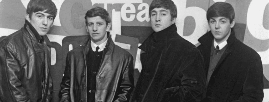 Changement de look des Beatles : de la veste de cuir au costume