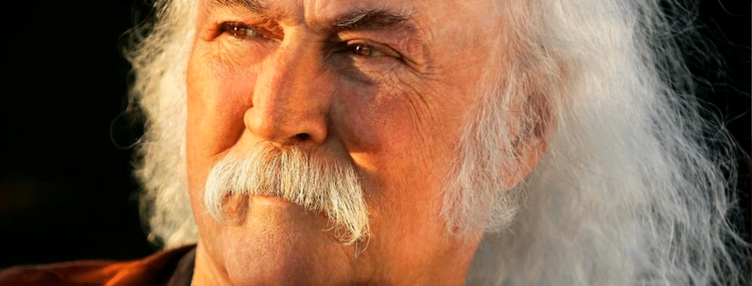 David Crosby se souvient avoir aidé les Beatles à trouver de l'herbe lorsqu'ils sont venus aux États-Unis. David Crosby se souvient avoir aidé les Beatles à trouver de l'herbe lorsqu'ils sont venus aux États-Unis.