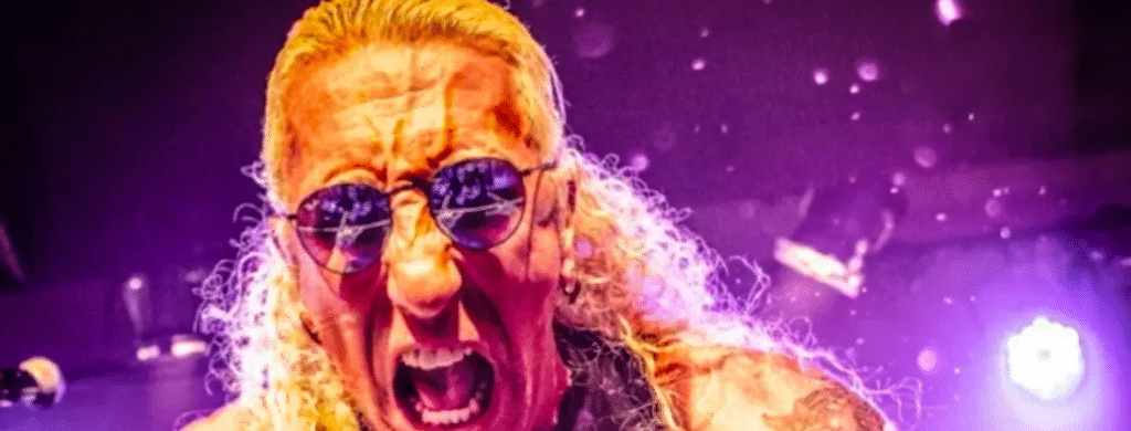 Le leader de Twisted Sister, Dee Snider, a utilisé son compte Twitter officiel pour répondre à un message affirmant que "We're Not Gonna Take It" a la même introduction de batterie que le tube de George Harrison "Got My Mind Set On You".