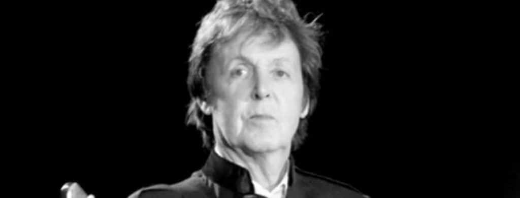 Un optimisme sans limite a été un élément clé des premières difficultés des Beatles, groupe de rock and roll inconnu qui tentait de percer. De leurs concerts constants en Allemagne à leur fameuse audition ratée chez Decca Records
