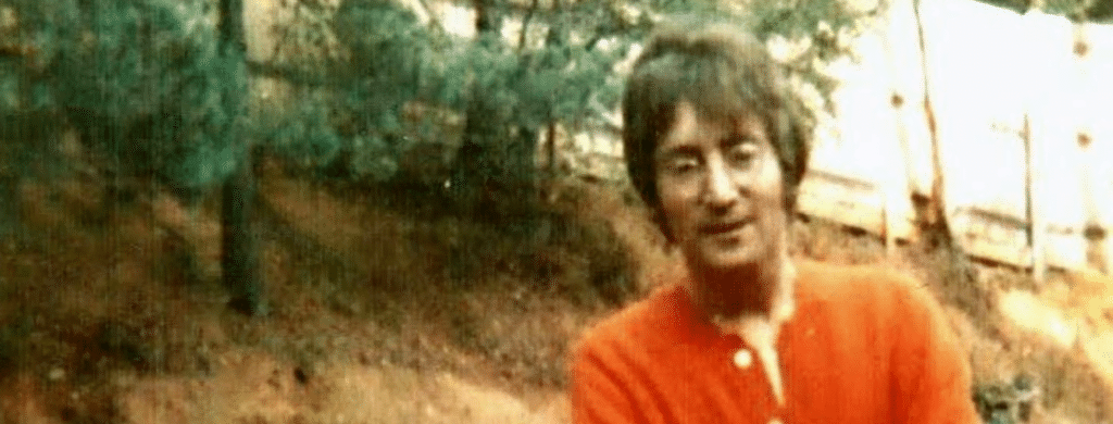 Mais il y avait quelques morceaux que Lennon reconnaissait comme réfutant cette notion. Mais bien sûr, quand je pense à certaines de mes propres chansons - "In My Life", ou certains des premiers morceaux, "This Boy" - j'écrivais des mélodies avec les meilleurs d'entre eux", a-t-il déclaré. In My Life", en particulier, est un tour de force mélodique. This Boy" comporte des harmonies complexes et parfois dissonantes, mais le style doo-wop sur lequel il s'est basé est évident. "In My Life" n'a pas l'air d'avoir de prédécesseurs ou d'ancêtres. C'était complètement original et classique de Lennon.