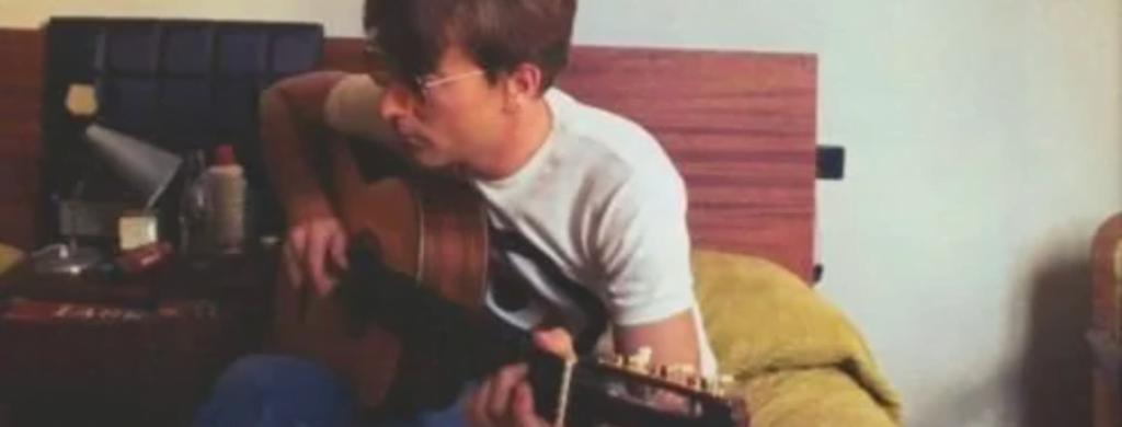 Quand McCartney arrive le lendemain, il trouve Lennon assoupi comme un chat - se prélassant dans la lumière du soleil qui passe par les fenêtres de sa véranda : "Quand je suis sorti pour écrire avec lui le lendemain, il était en train de s'agenouiller sur le canapé, très fatigué", expliquera plus tard McCartney. "C'était vraiment une chanson anti-John. Il me l'a dit plus tard, il ne me l'avait pas dit à l'époque, il m'a dit qu'il l'avait écrite sur lui-même, en ayant l'impression qu'il n'allait nulle part. Je pense que c'était en fait à propos de l'état de son mariage. C'était dans une période où il était un peu insatisfait de ce qui se passait ; cependant, cela a donné une très bonne chanson. Il l'a traitée comme une chanson à la troisième personne, mais il a été assez intelligent pour dire : "N'est-il pas un peu comme toi et moi ?" - "Moi" étant le dernier mot.