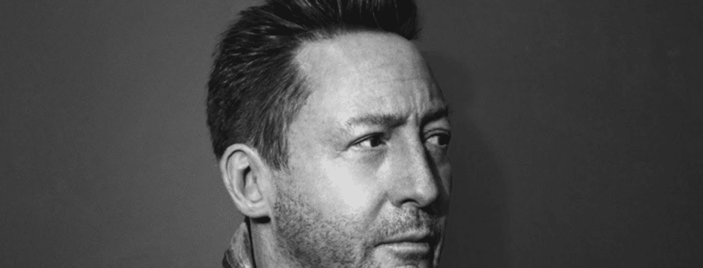Dans une nouvelle interview accordée au magazine Smashing Interviews, on a demandé à Julian Lennon, fils de John Lennon et de sa première épouse, Cynthia Powell Lennon, s'il avait déjà travaillé sur des questions environnementales avec son frère, Sean Lennon, fils de John Lennon et de sa seconde épouse, Yoko Ono. L'aîné des frères Lennon, qui a dédié son dernier livre, The Morning Tribe : A Graphic Novel, à son cadet, a déclaré au magazine qu'il ne l'avait pas fait, bien que lui et son frère aient de temps en temps discuté de la possibilité d'une future collaboration.