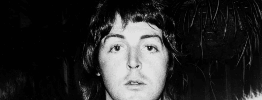 Compte tenu de la vitesse à laquelle les Beatles enregistraient leur matériel, il est compréhensible qu'ils n'accordaient pas la même importance à tout ce qu'ils produisaient. John Lennon et George Harrison ont peut-être été connus pour leur point de vue quelque peu amer sur le travail des Beatles, mais même Paul McCartney n'a pas tenu compte de deux morceaux qu'il considérait comme du "travail" et rien de plus.