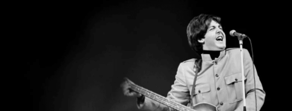 La chanson des Beatles écrite par un Paul McCartney de 16 ans qui a failli ruiner leur image