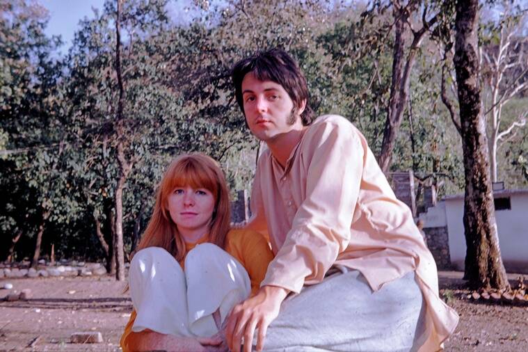 Paul McCartney et Jane Asher en inde