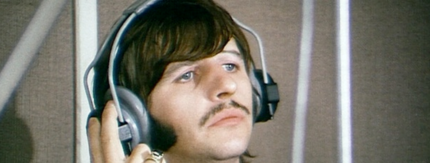 Ringo Starr pendant l'enregistrement du Double Bland de The Beatles en 1968
