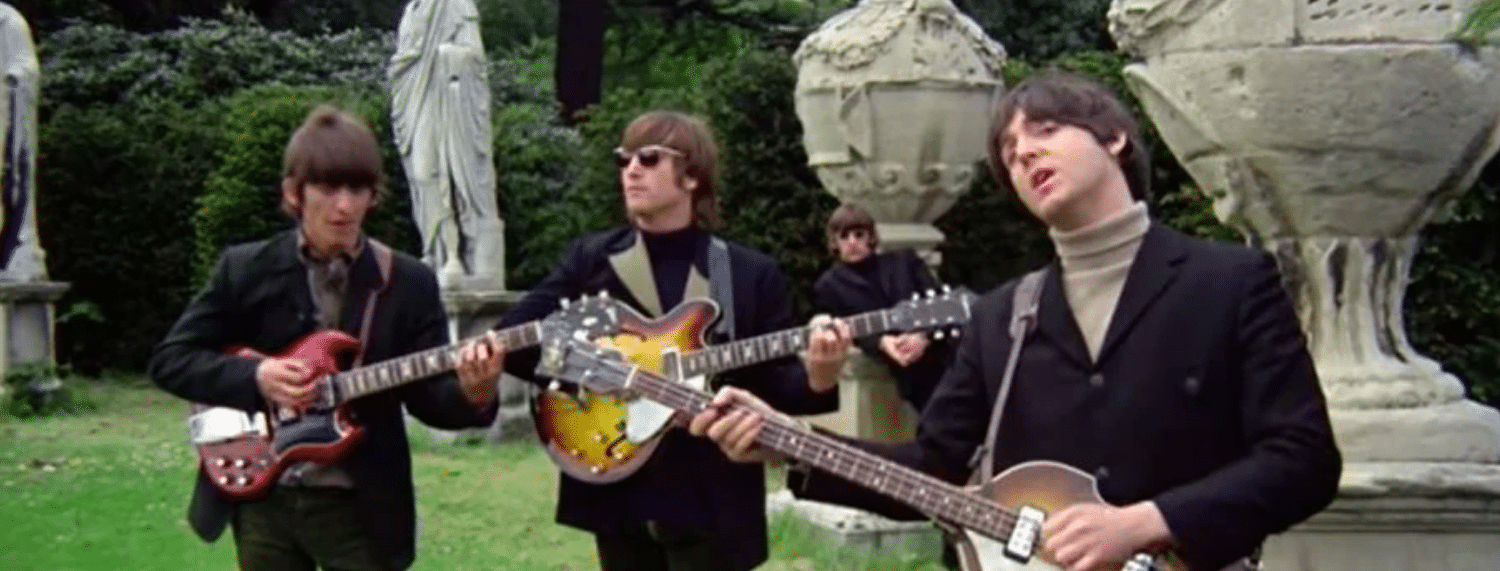 Lorsque les Beatles se sont réunis pour la première fois et ont bouleversé les règles de la musique pop, ils sont arrivés avec une image proche de celle d'un boyband. Le groupe n'était pas seulement propre sur lui et prêt à vous charmer, mais il avait aussi quatre identités distinctes. Cependant, pour John Lennon, Paul McCartney, George Harrison et Ringo Starr, rester un ensemble de marionnettes pop prêtes à être conduites au studio ou au plateau de tournage le plus proche pour remplir leurs obligations contractuelles, n'était pas quelque chose qu'ils étaient prêts à faire.
