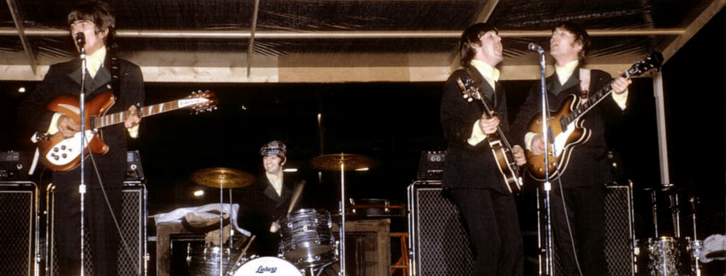 Les beatles sur scène et les chansons les plus souvent chantées