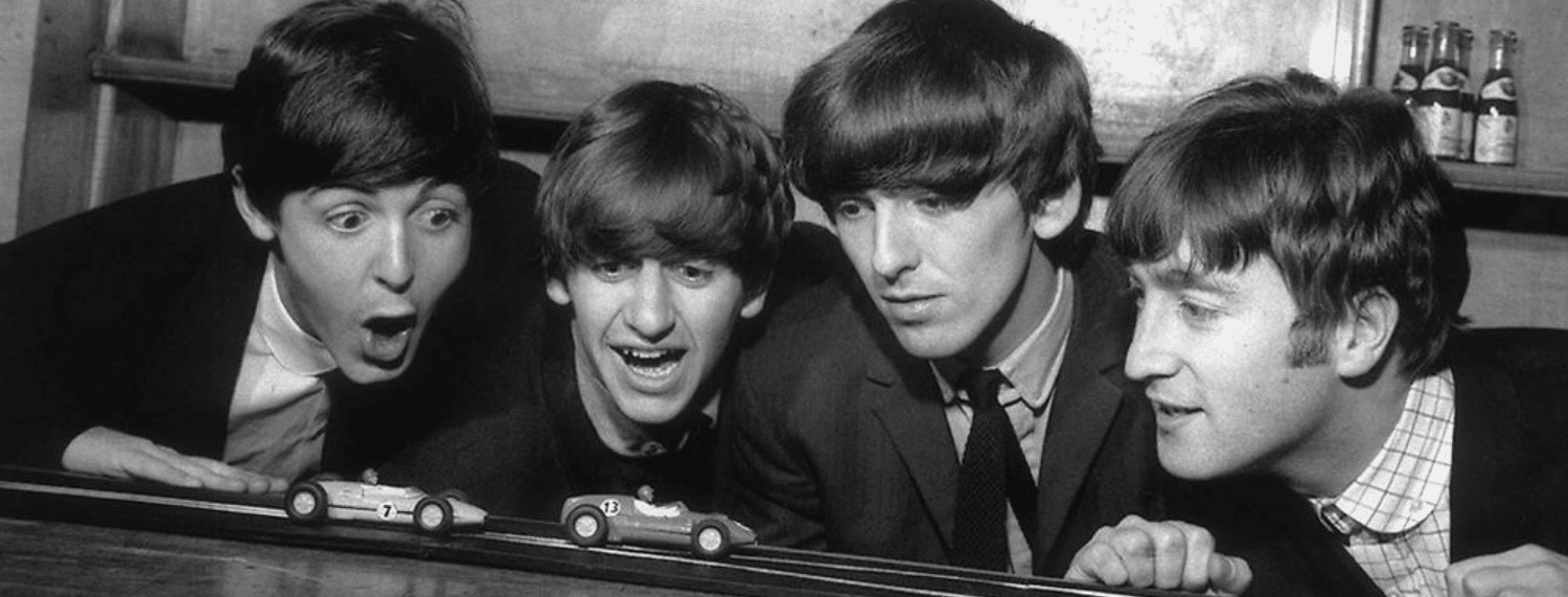 Les Beatles en 1963, forts de leur tube : please please me