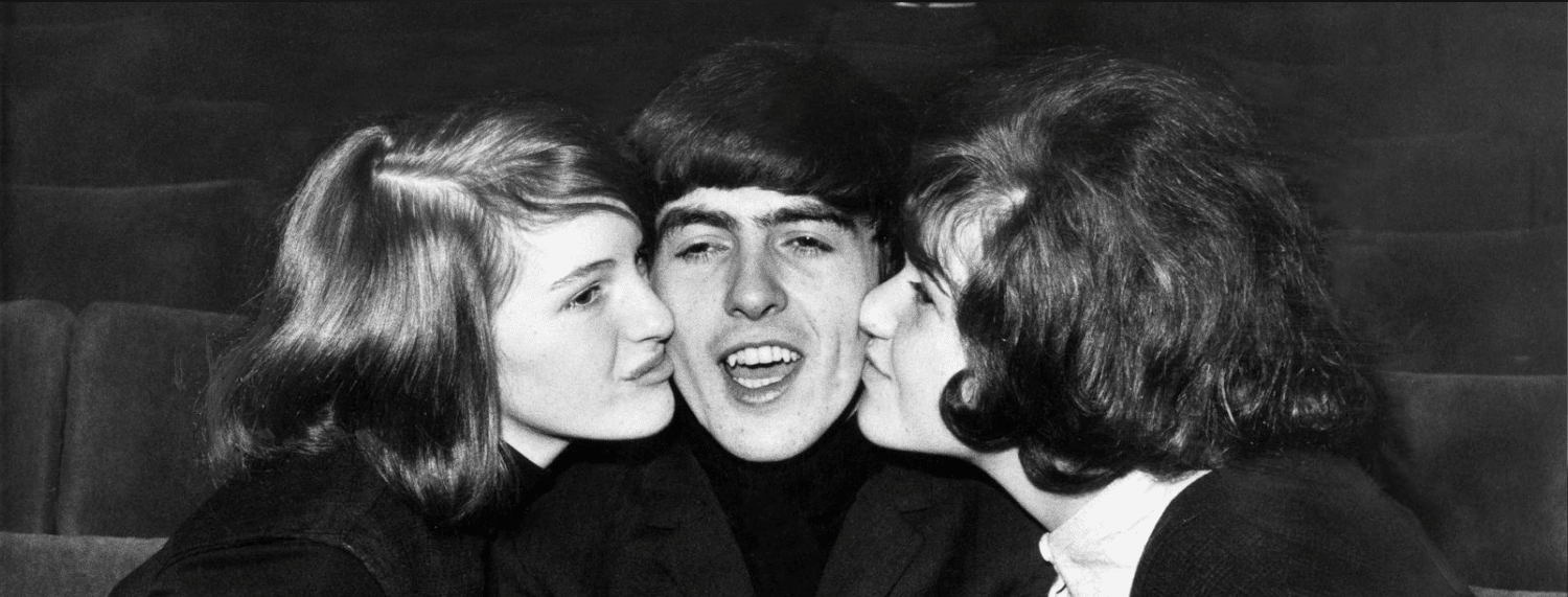 George Harrison joueur de basse Beatles