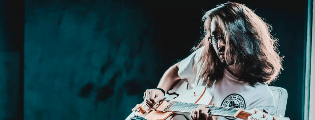 Mateus Asato nous livre une belle reprise- cover d'une chanson des Beatles