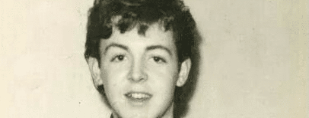 Quel âge avait Paul McCartney quand il a écrit sa première chanson ?