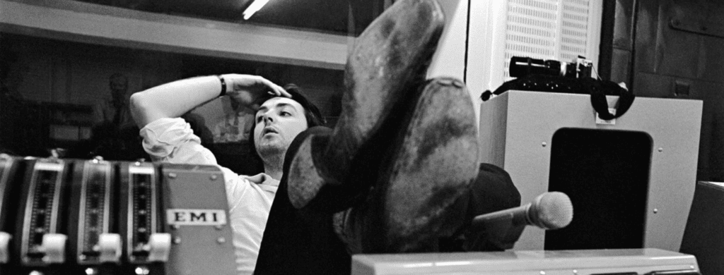Paul McCartney lors des sessions du Double Blanc en 1968
