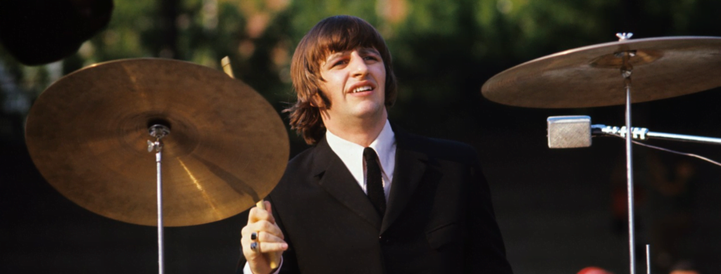 Ringo Starr et son jeu de batterie sur la chanson Rain