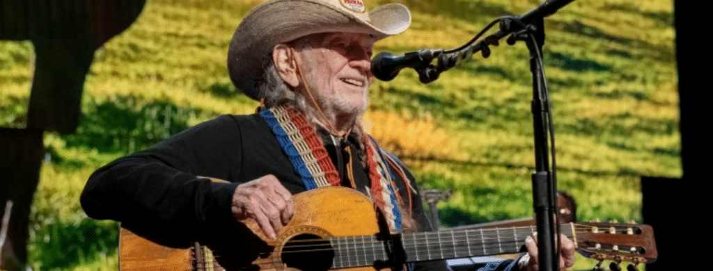 Willie Nelson rend hommage aux beatles
