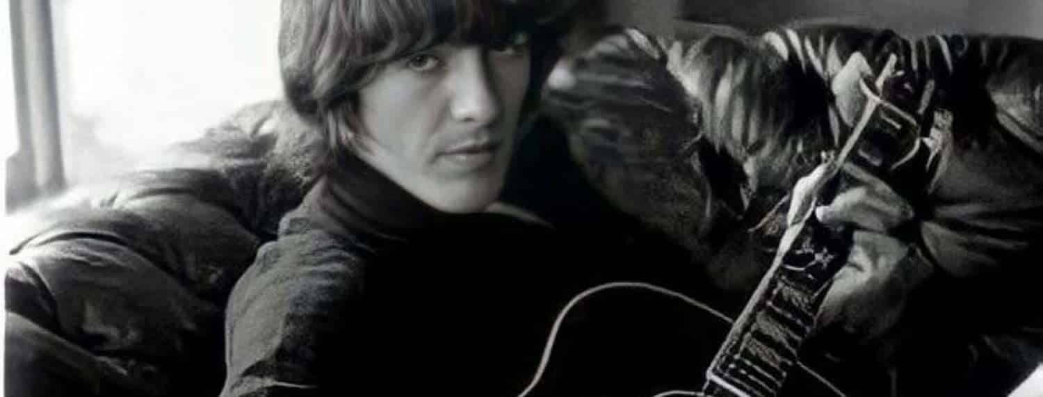 Pourquoi les premiers albums des Beatles contenaient-ils si peu de chansons de George Harrison ?