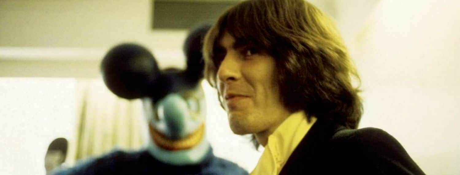 George Harrison et Eric Idle ont fumé de l'herbe dans une salle de projection lors de la première de George Harrison et Eric Idle ont fumé de l'herbe dans une salle de projection lors de la première de