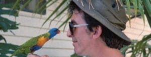 George Harrison photographié par Carinthia West, Grande Barrière de Corail, Australie, vers 1980.