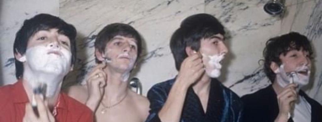 Quelle est la signification de la chansond es beatles I wanna hold your hand ?