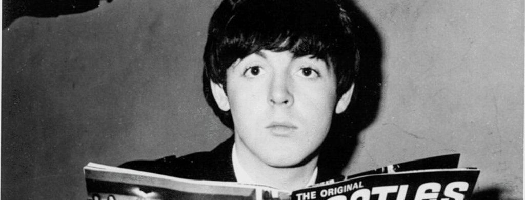 Pourquoi la chanson Michelle des Beatles comporte des phrases en Français ?