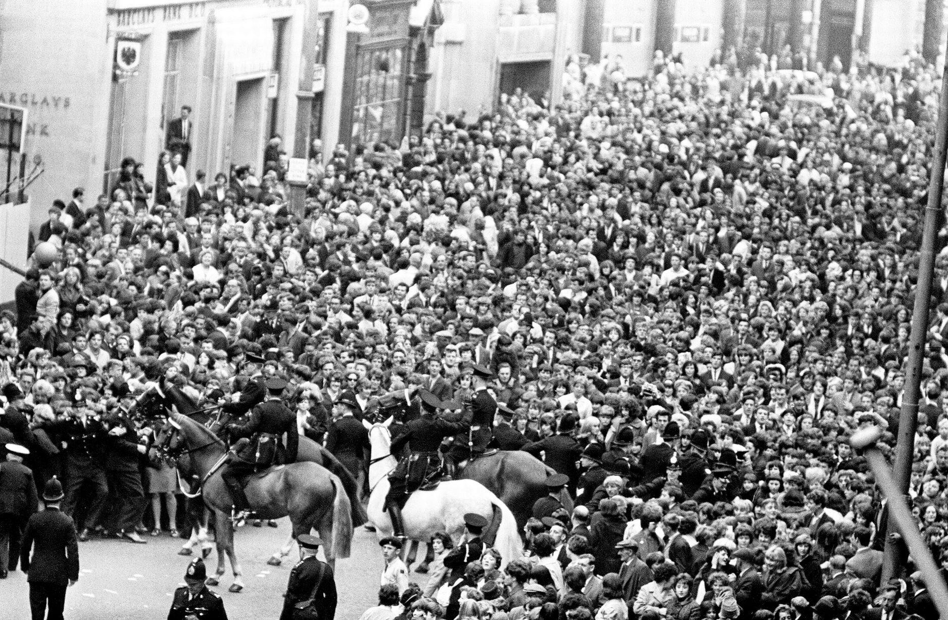 Les Beatles à Liverpool pour la première de Hard Day's Night. juillet 1964  (Image : Mirrorpix)
