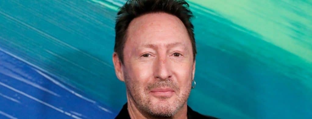 Que pensait George Harrison de la carrière artistique de Julian Lennon ?