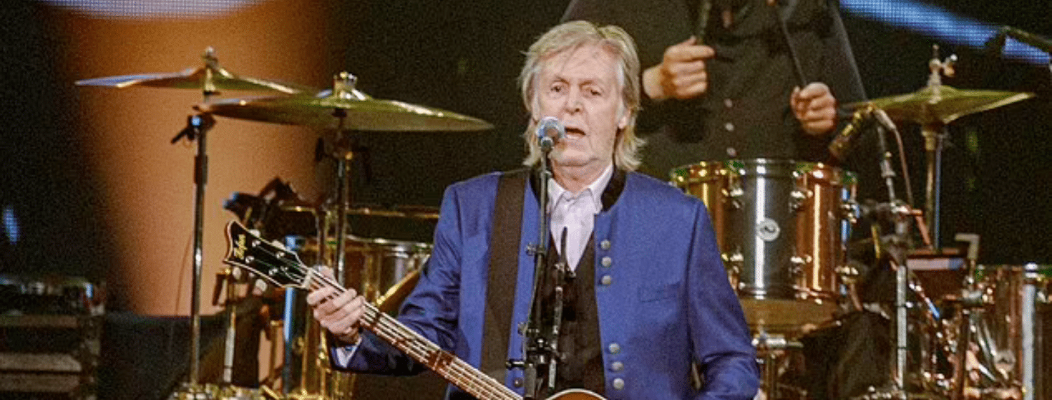 Paul Mccartneye n duo avec John Lennon lors du Got back Tour