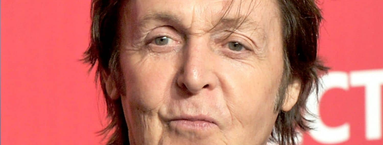 Paul McCartney affirme que c'est Jeff Lynne d'ELO qui a convaincu Ringo Starr de participer à Paul McCartney affirme que c'est Jeff Lynne d'ELO qui a convaincu Ringo Starr de participer à
