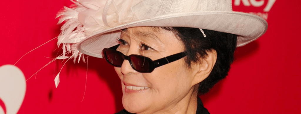 Yoko Ono gagne-t-elle de l'argent grâce aux Beatles ?