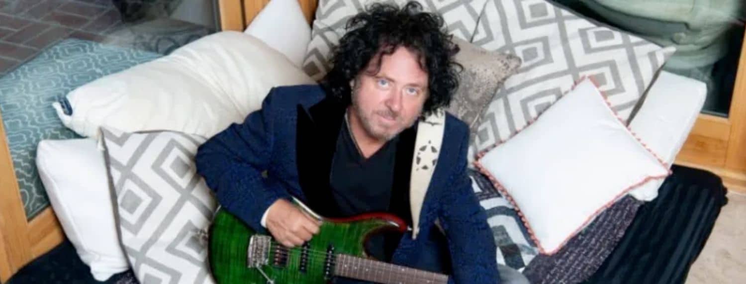 Comment la gentillesse de George Harrison a changé la vie de Steve Lukather
