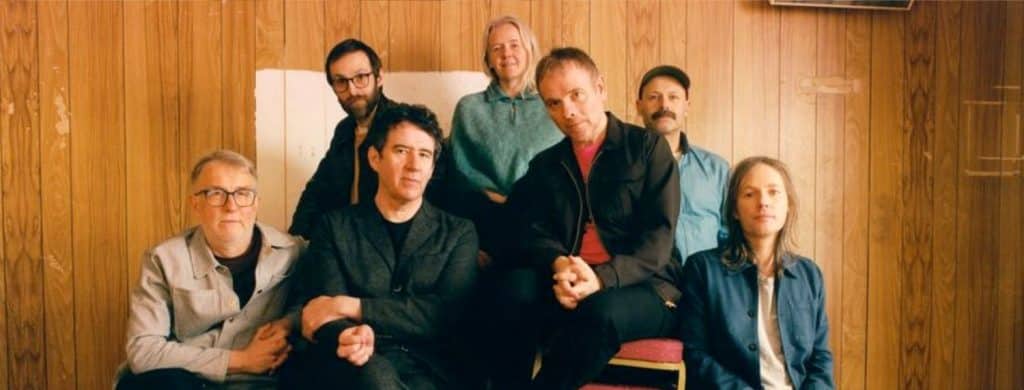 Écoutez la reprise joyeuse de Belle et Sebastian de la chanson des Beatles "Here Comes the Sun".
