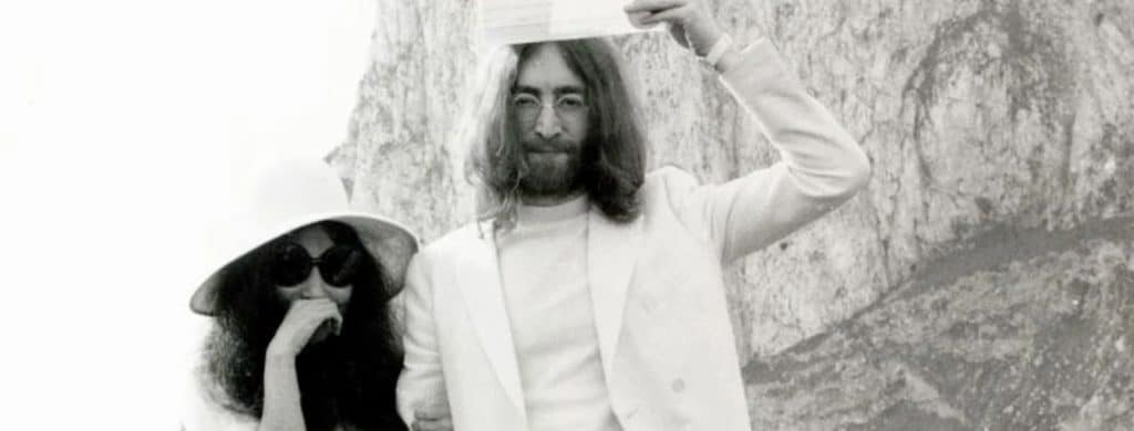 La raison pour laquelle John Lennon et Yoko Ono se sont mariés à Gibraltar