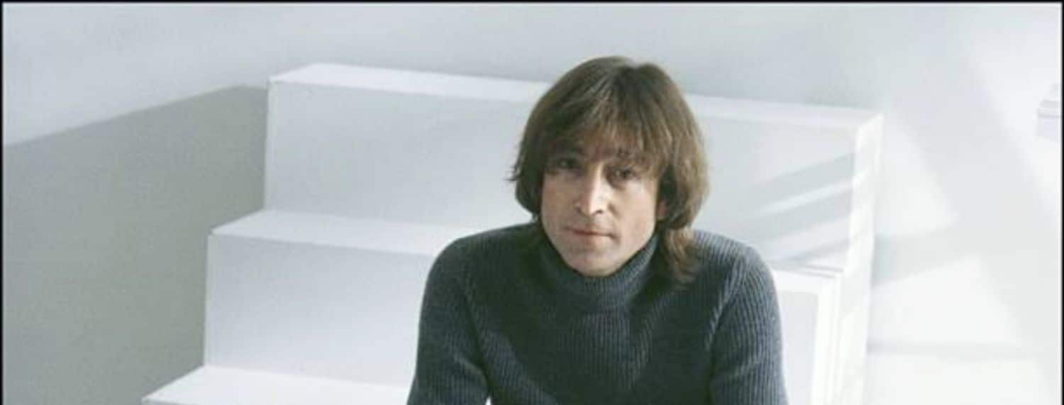 Écoutez John Lennon chanter une version dépouillée de "Woman".