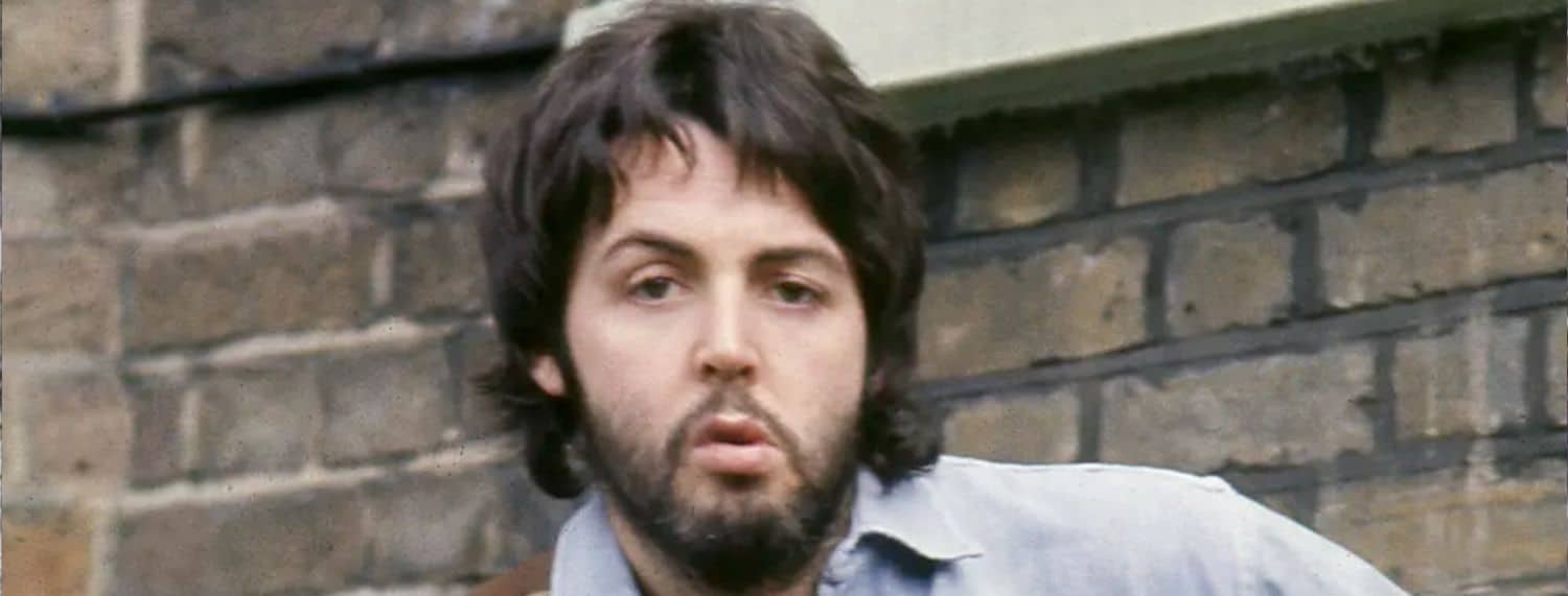 Paul McCartney a estimé que l'écriture de "Please Please Me" des Beatles était la même que celle de "The Long and Winding Road".
