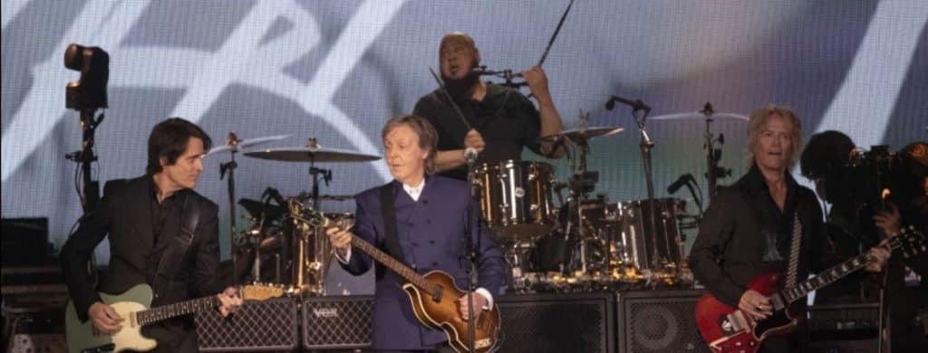 À l'aube de ses 80 ans, Paul McCartney reste notre plus charmant dieu du rock.