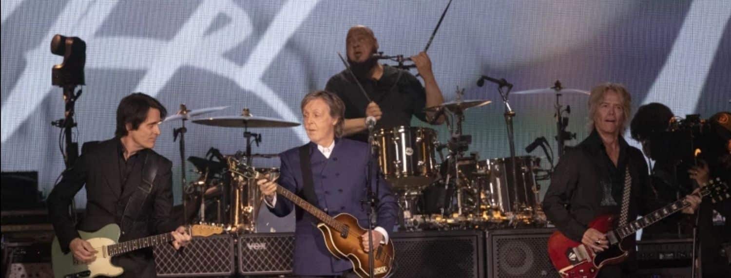 À l'aube de ses 80 ans, Paul McCartney reste notre plus charmant dieu du rock.