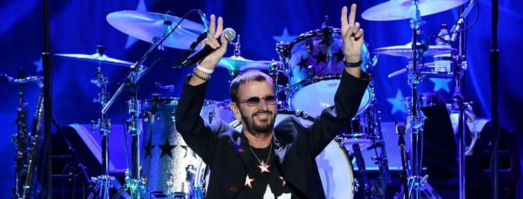 Le Beatle Ringo Starr réfléchit à la propagation de la “paix et de l’amour” après les années 60 : “Cela faisait partie de ce que nous ressentions”