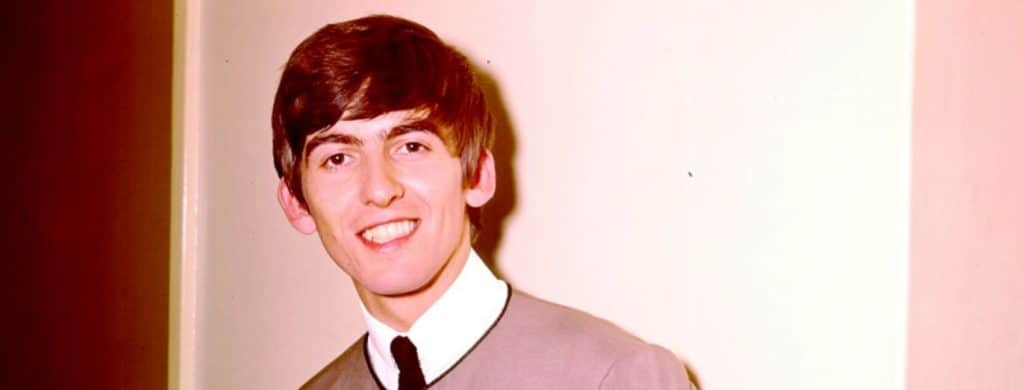 L'intérieur de la maison d'enfance de George Harrison, qui est maintenant un Airbnb.