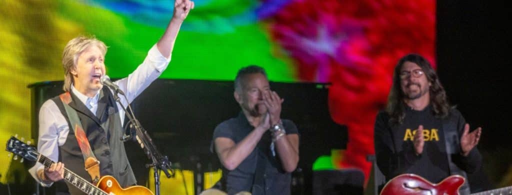 Glastonbury 2022 : Paul McCartney fait venir Bruce Springsteen lors de son concert en tête d'affiche